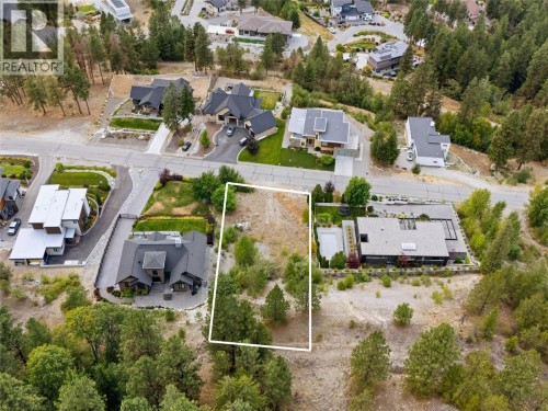 LOT LINES ARE FOR MARKETING PURPOSES ONLY. BUYER TO CONFIRM LOT BOUNDARIES WITH THE APPROPRIATE GOVERNING BODY DIRECTLY IF DEEMED IMPORTANT. - 138 Flagstone Rise, Naramata, BC 