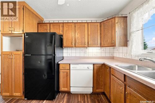 1202 Mccormack Road, Saskatoon, SK - Indoor Photo Showing Kitchen With Double Sink