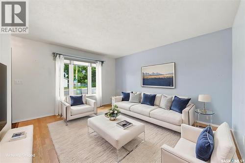 1202 Mccormack Road, Saskatoon, SK - Indoor Photo Showing Living Room
