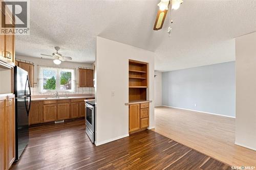 1202 Mccormack Road, Saskatoon, SK - Indoor Photo Showing Kitchen