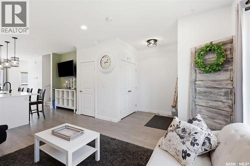 520 Brighton Gate, Saskatoon, SK - Indoor Photo Showing Living Room