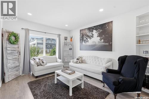 520 Brighton Gate, Saskatoon, SK - Indoor Photo Showing Living Room