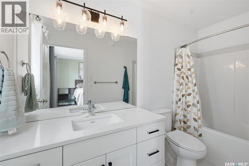 520 Brighton Gate, Saskatoon, SK - Indoor Photo Showing Bathroom