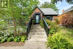 110 LAKESIDE AVENUE Toronto, ON M1N 3C1