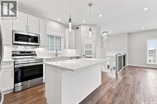 134 Bolstad Way, Saskatoon, SK - Indoor Photo Showing Kitchen With Upgraded Kitchen