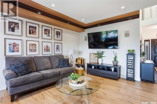 242 Denham Crescent, Saskatoon, SK - Indoor Photo Showing Living Room
