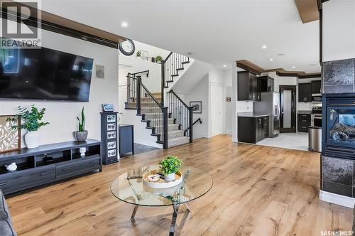 242 Denham Crescent, Saskatoon, SK - Indoor Photo Showing Living Room