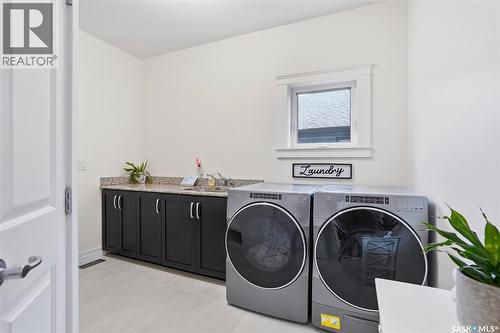 242 Denham Crescent, Saskatoon, SK - Indoor Photo Showing Laundry Room