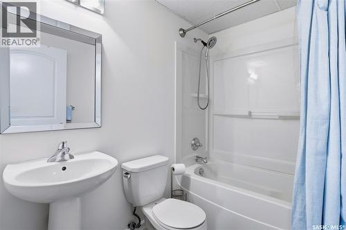 242 Denham Crescent, Saskatoon, SK - Indoor Photo Showing Bathroom