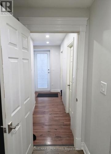 LOWER - 133 THE QUEENSWAY WAY , Barrie, Ontario L4M 0B4 2