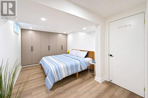 2108 Falmouth Terrace, Burlington, ON - Indoor Photo Showing Bedroom
