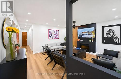 2108 Falmouth Terrace, Burlington, ON - Indoor Photo Showing Other Room