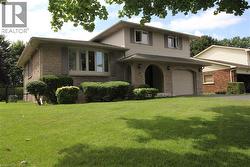 14 BERKLEY Crescent Simcoe, ON N3Y 4T4