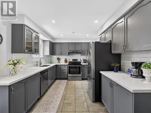 181 Purcell Crescent, Vaughan, ON - Indoor Photo Showing Kitchen With Double Sink With Upgraded Kitchen