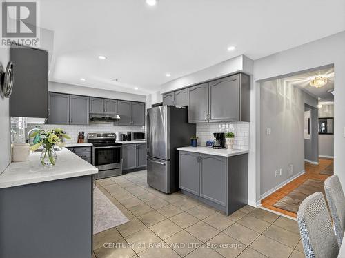 181 Purcell Crescent, Vaughan, ON - Indoor Photo Showing Kitchen