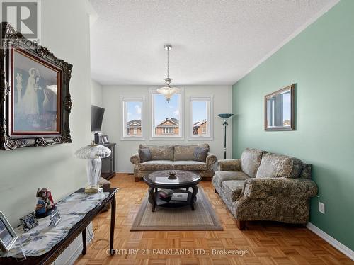 181 Purcell Crescent, Vaughan, ON - Indoor Photo Showing Living Room