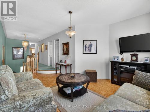 181 Purcell Crescent, Vaughan, ON - Indoor Photo Showing Living Room
