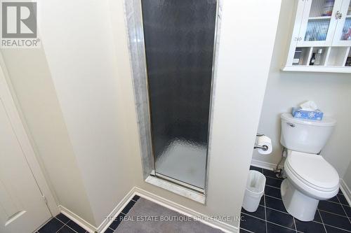 Ensuite stand alone shower - 470 Amanda Crescent, Burlington, ON - Indoor Photo Showing Bathroom