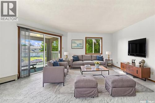 202 1215 Louise Avenue, Saskatoon, SK - Indoor Photo Showing Living Room