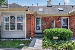 9 - 175 FIDDLERS GREEN ROAD  Hamilton, ON L9G 4X7