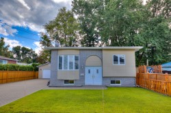 948 10e Avenue  Laval (Fabreville), QC H7R 4M5