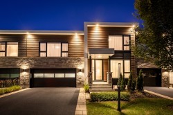 345 Rue Narbonne  Sainte-Julie, QC J3E 0E9