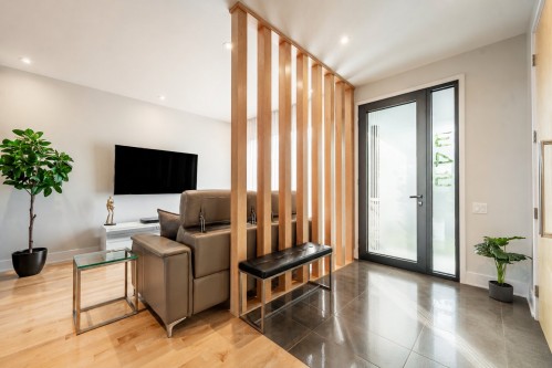 Hall d'entrée/Vestibule - 345 Rue Narbonne, Sainte-Julie, QC - Indoor Photo Showing Other Room