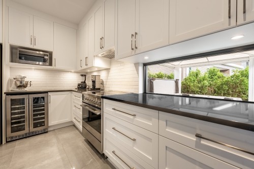 Cuisine - 345 Rue Narbonne, Sainte-Julie, QC - Indoor Photo Showing Kitchen With Upgraded Kitchen