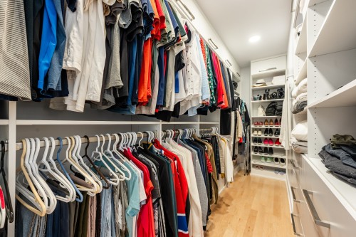 Penderie (Walk-in) - 345 Rue Narbonne, Sainte-Julie, QC - Indoor With Storage