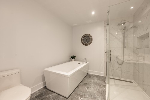 Salle de bains attenante à la CCP - 345 Rue Narbonne, Sainte-Julie, QC - Indoor Photo Showing Bathroom