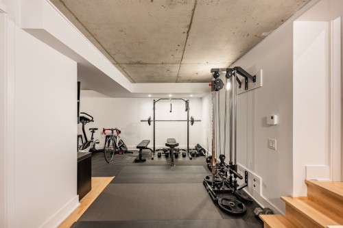 Salle d'exercice - 345 Rue Narbonne, Sainte-Julie, QC - Indoor Photo Showing Gym Room