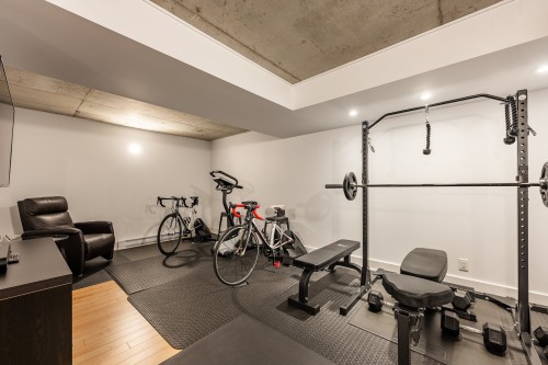 Salle d'exercice - 345 Rue Narbonne, Sainte-Julie, QC - Indoor Photo Showing Gym Room