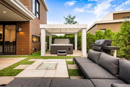 Cour - 345 Rue Narbonne, Sainte-Julie, QC - Outdoor