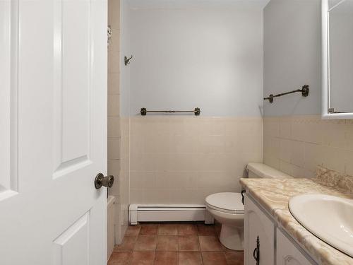 47 Forest Road, Dartmouth, NS - Indoor Photo Showing Bathroom