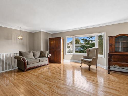 47 Forest Road, Dartmouth, NS - Indoor Photo Showing Living Room