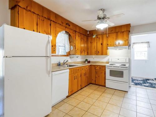 198 Spruce Drive, Barss Corner, NS - Indoor Photo Showing Kitchen