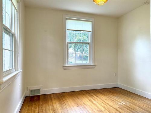 5 Elmwood Drive, Amherst, NS - Indoor Photo Showing Other Room