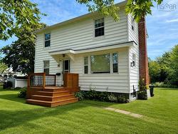 5 Elmwood Drive  Amherst, NS B4H 2G5