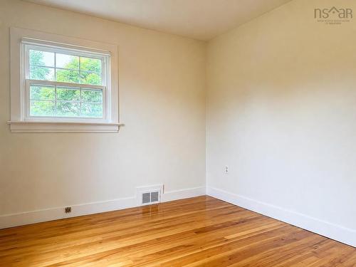 5 Elmwood Drive, Amherst, NS - Indoor Photo Showing Other Room
