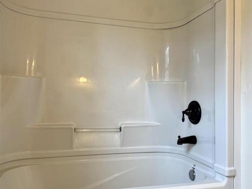 5 Elmwood Drive, Amherst, NS - Indoor Photo Showing Bathroom