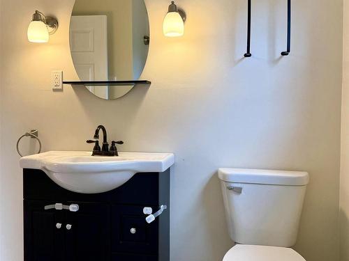 5 Elmwood Drive, Amherst, NS - Indoor Photo Showing Bathroom