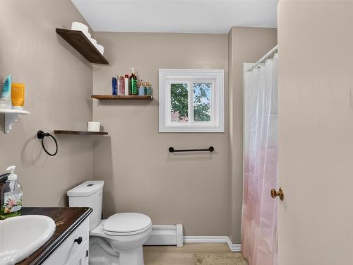 191 Oakdene Avenue, Kentville, NS - Indoor Photo Showing Bathroom