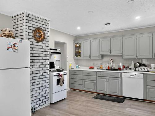 191 Oakdene Avenue, Kentville, NS - Indoor Photo Showing Kitchen