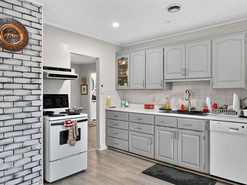 191 Oakdene Avenue, Kentville, NS - Indoor Photo Showing Kitchen