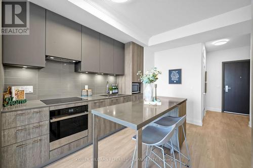 3706 - 8 Water Walk Drive, Markham, ON - Indoor Photo Showing Kitchen With Upgraded Kitchen