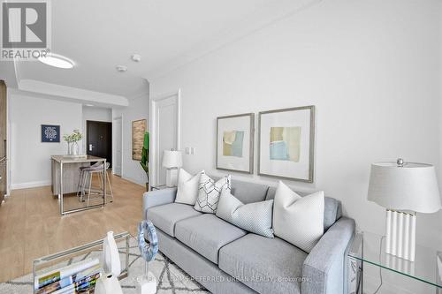 3706 - 8 Water Walk Drive, Markham, ON - Indoor Photo Showing Living Room