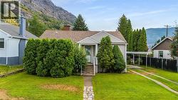306 Sylvia Crescent Trail, BC V1R 1A5