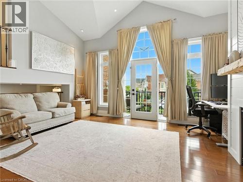 200 Giddings Crescent, Milton, ON - Indoor Photo Showing Living Room