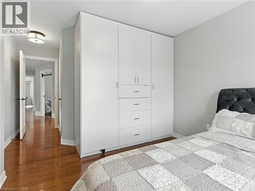 200 Giddings Crescent, Milton, ON - Indoor Photo Showing Bedroom
