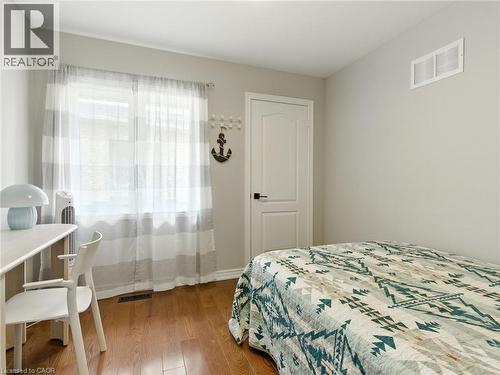 200 Giddings Crescent, Milton, ON - Indoor Photo Showing Bedroom